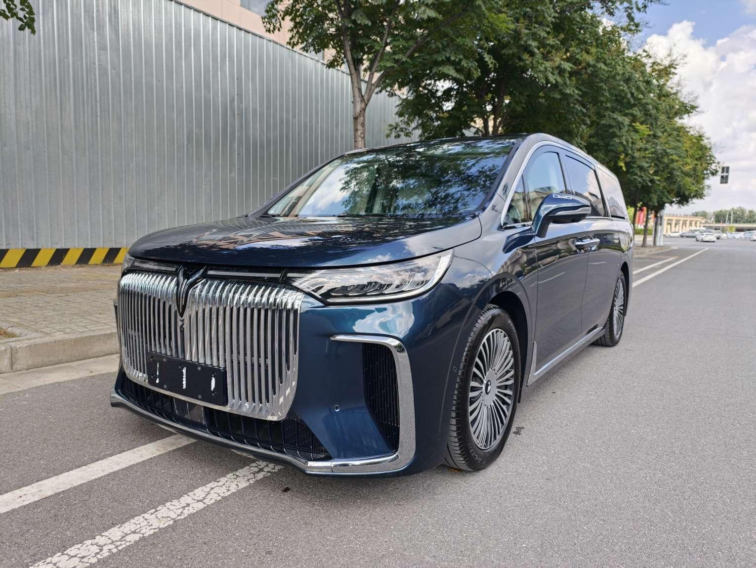 VOYAH DREAM 2025 PHEV AWD Flagship Kunpeng — 1