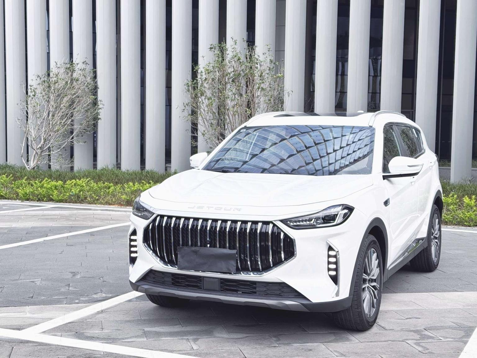 JETOUR X70 Plus 2025 Edición Campeón 1.5T DCT Champion Max 7 plazas — 1