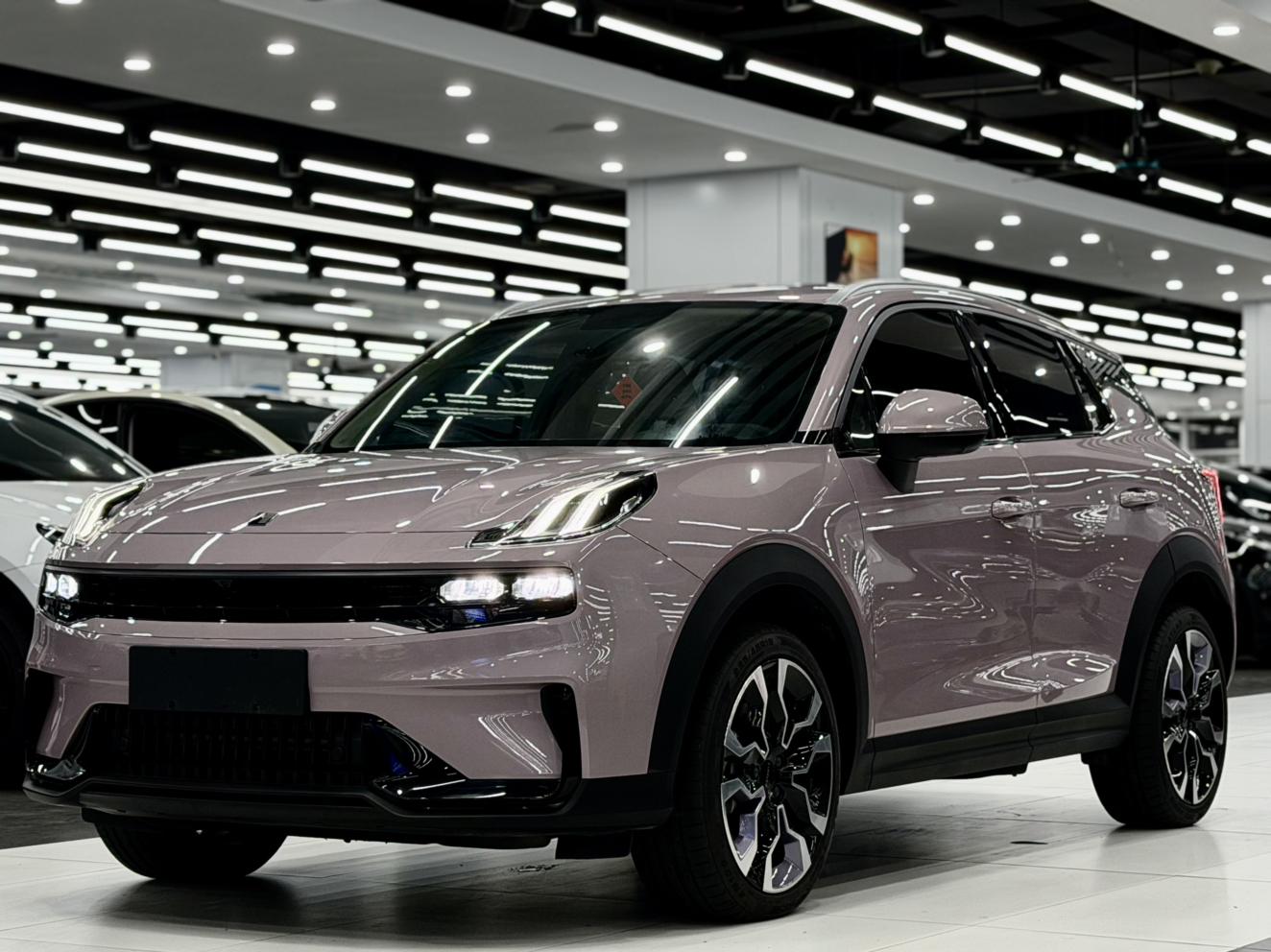 Lynk & Co 06 PHEV 2023 Remix Shero — 1