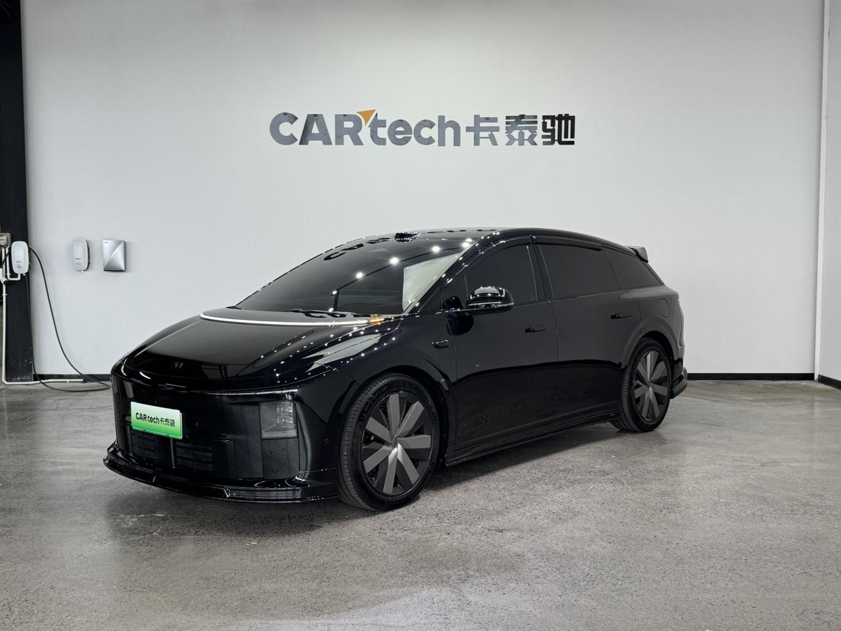 Li Auto i6 2025 AWD Estándar — 1