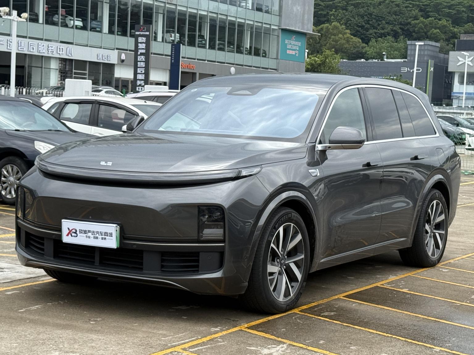Li Auto L8 2023 Pro — 1
