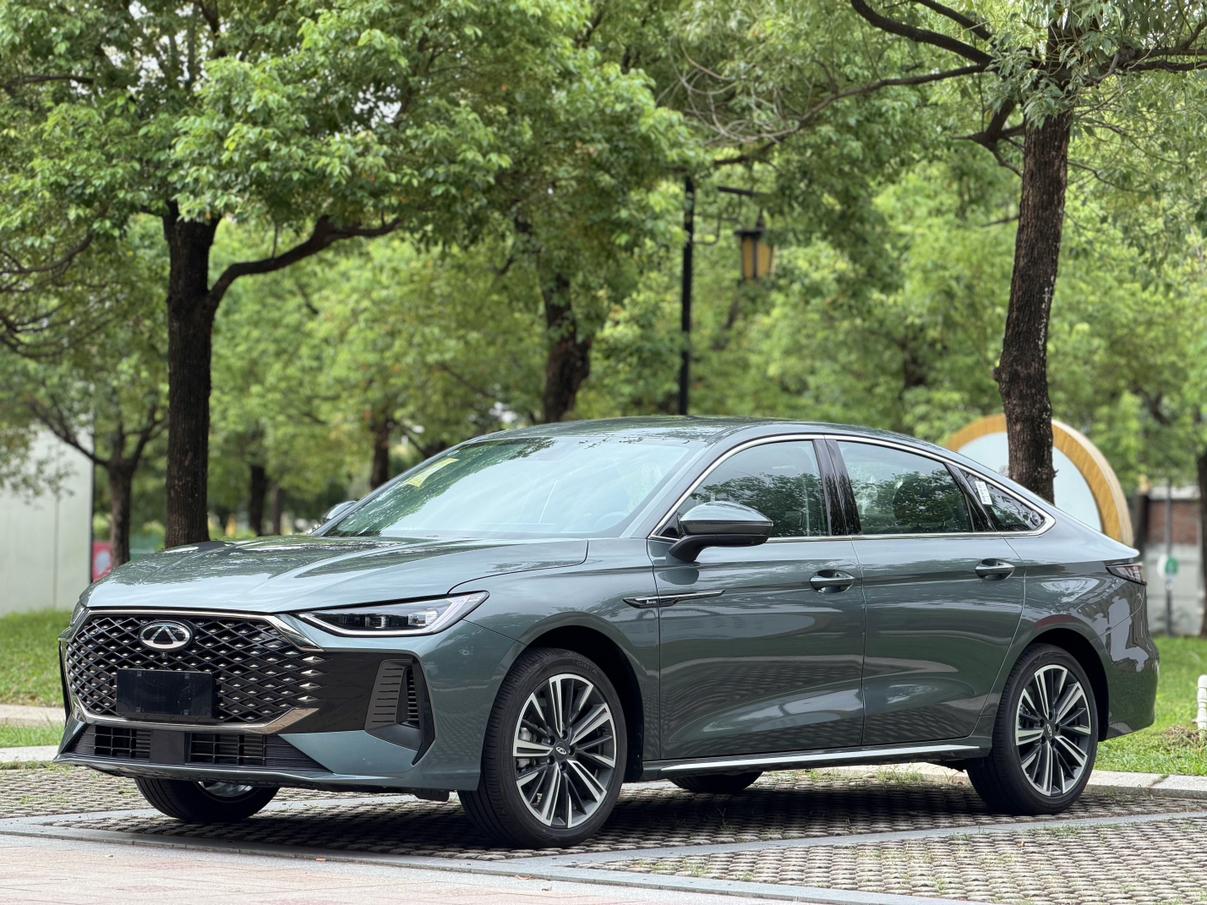 Chery Arrizo 8 Pro 2025 1.6T DCT Estándar — 1