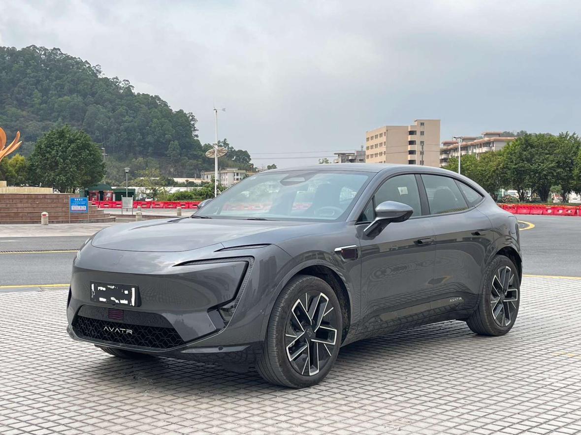 AVATR 11 2025 — Versión china de origen: Ultra, EREV, tracción trasera — 1